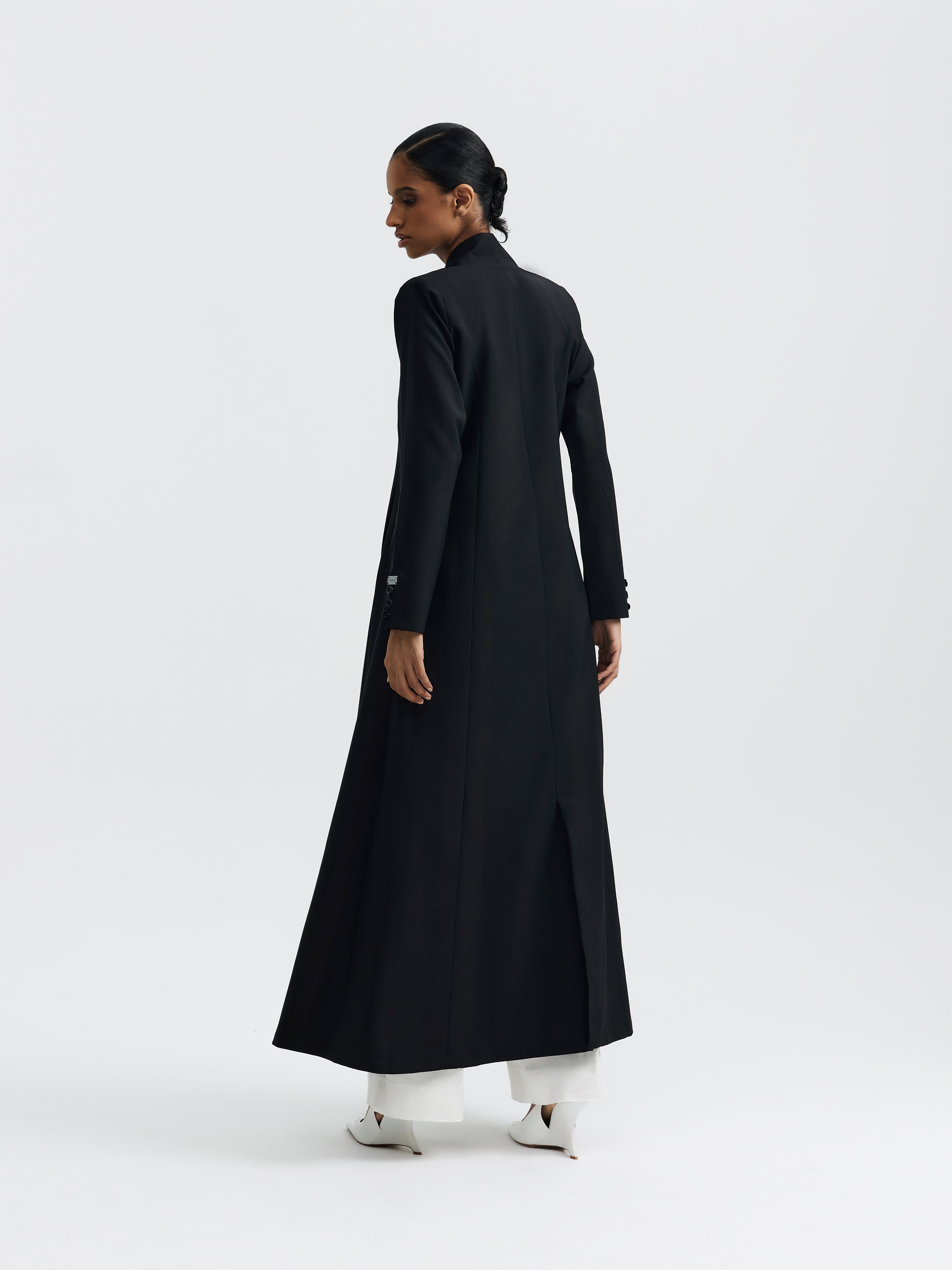 BLACK PLAIN