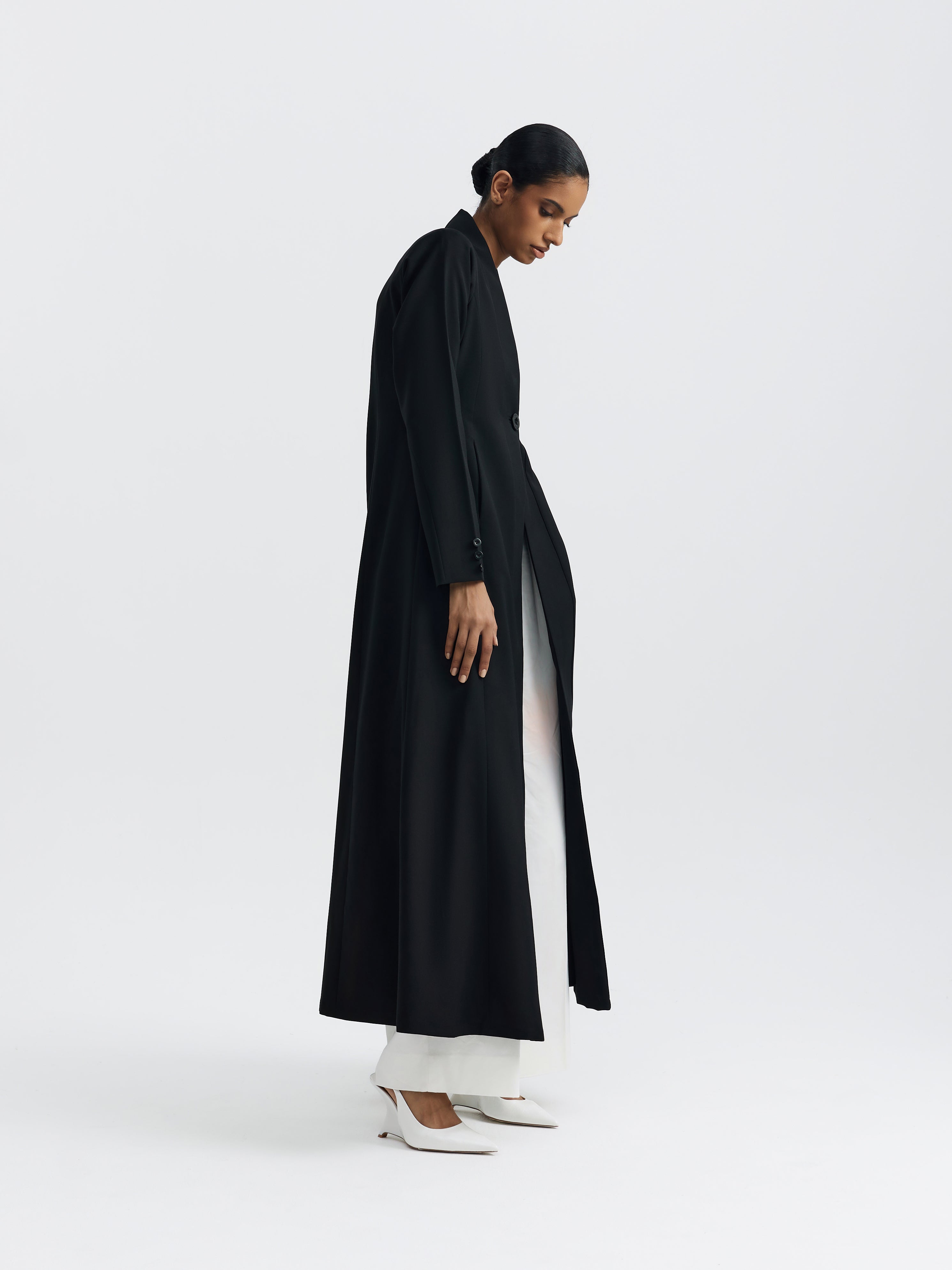 BLACK PLAIN