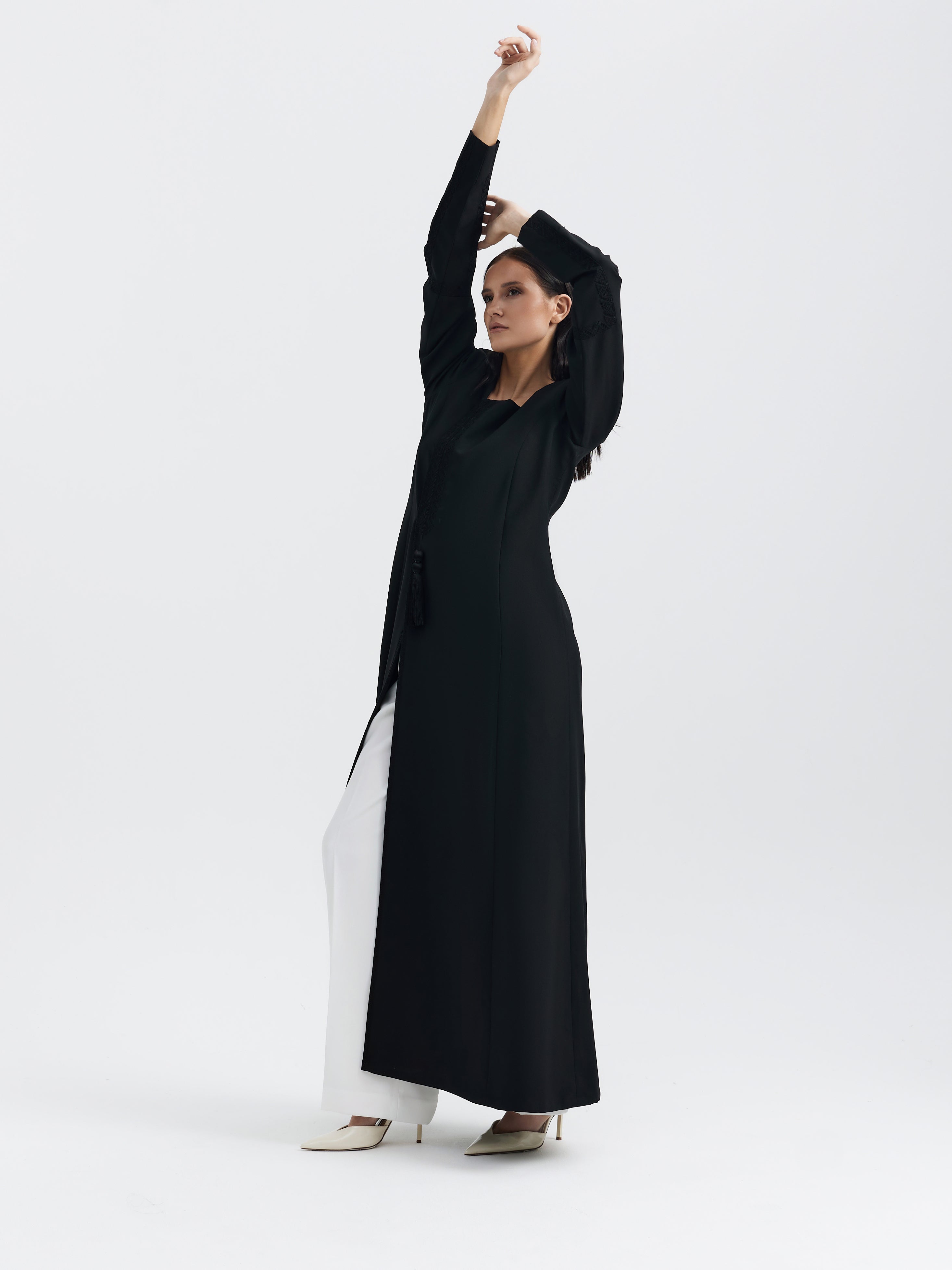 BLACK SQUARE CUT