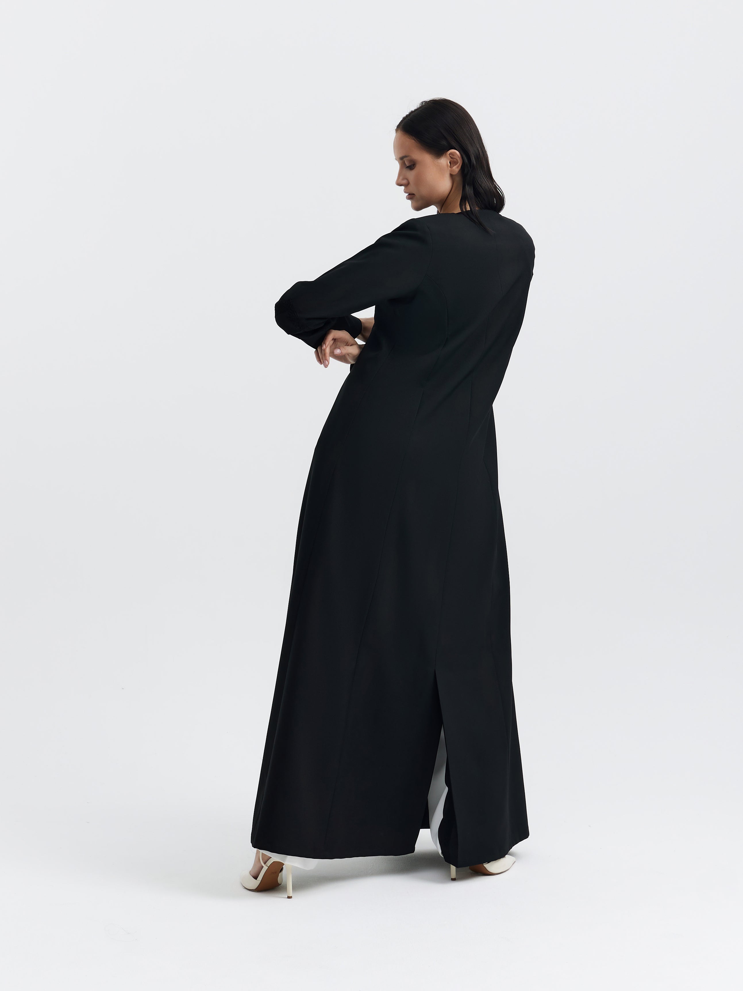 BLACK SQUARE CUT