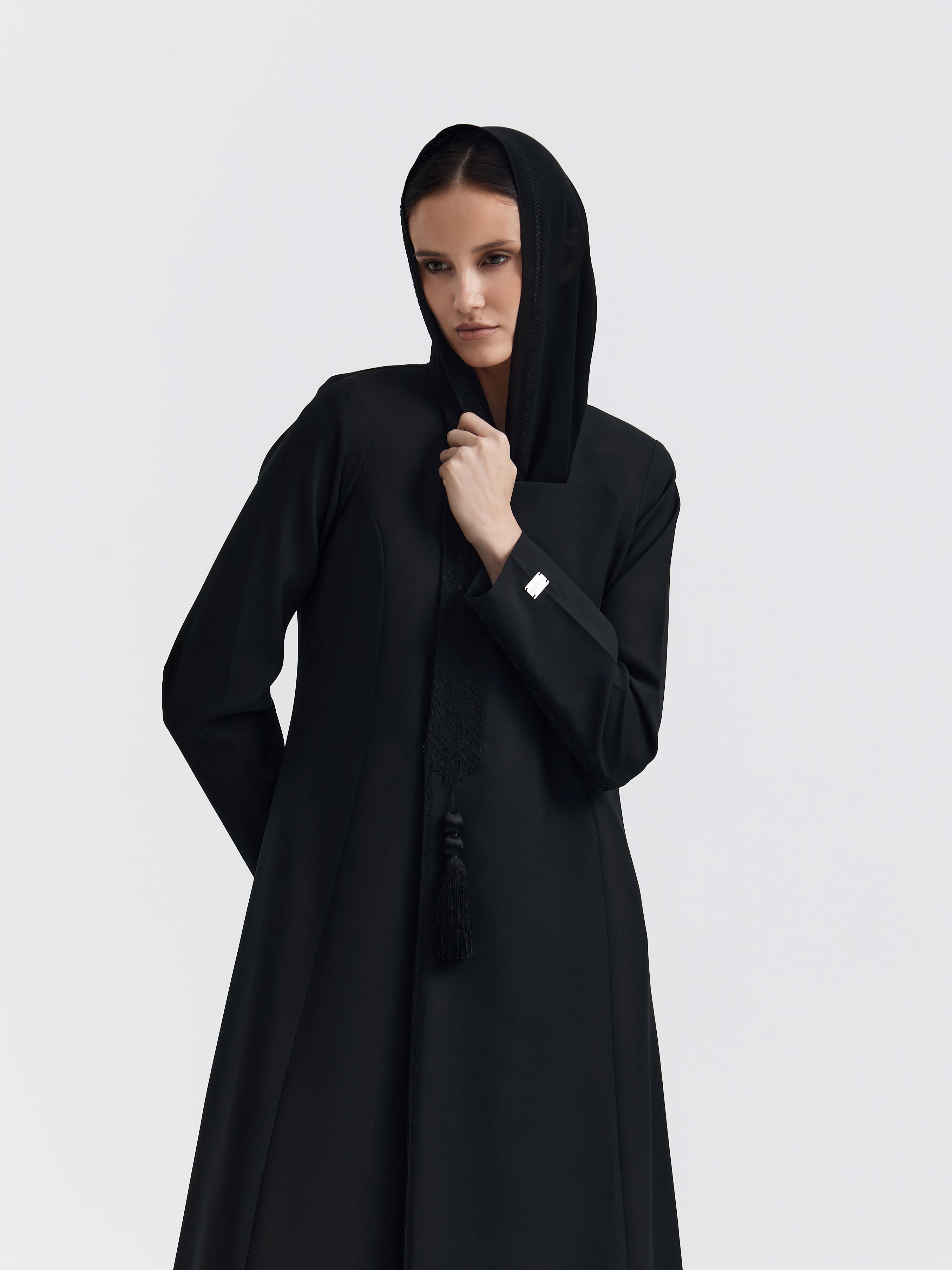 BLACK SQUARE CUT
